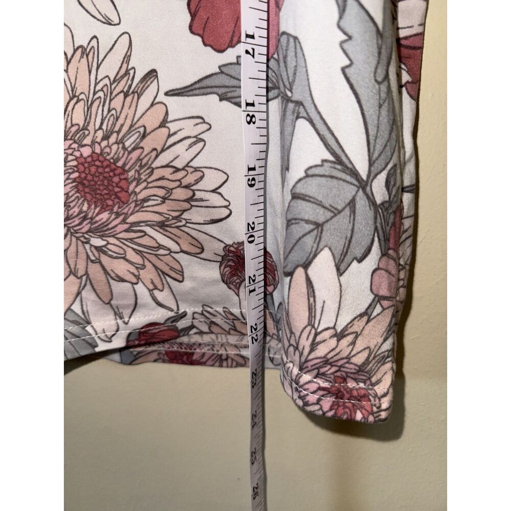 BCBGMAXAZRIA Floral Pajama Set Large L Short Sleeve Shirt Shorts PJs Sleepwear - Picture 14 of 14